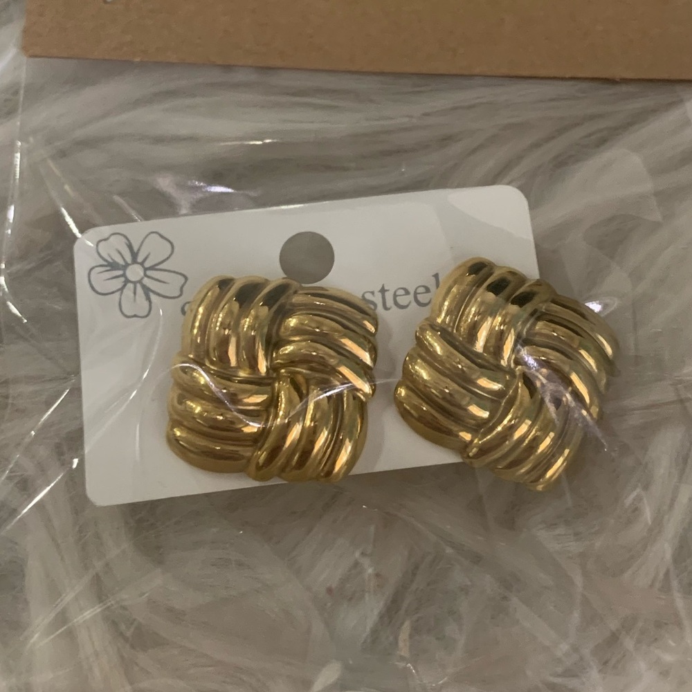 Luxurious Gold-Tone Knot Earrings